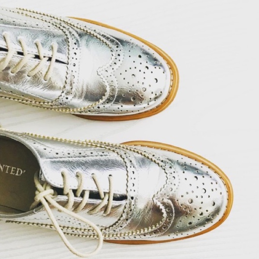 Wanted metallic silver Oxford